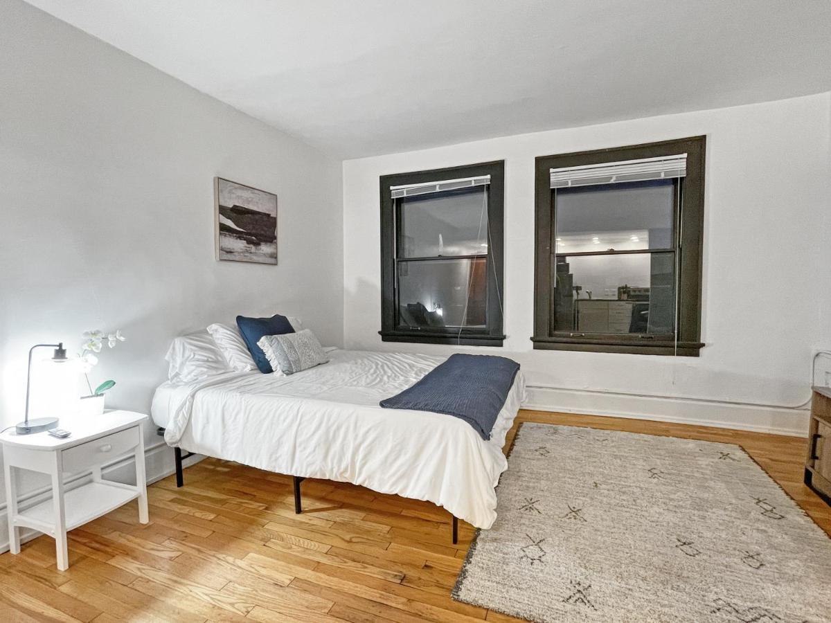 Quiet 1 Bed Studio Heart Of Downtown Дес Мойнс Екстериор снимка